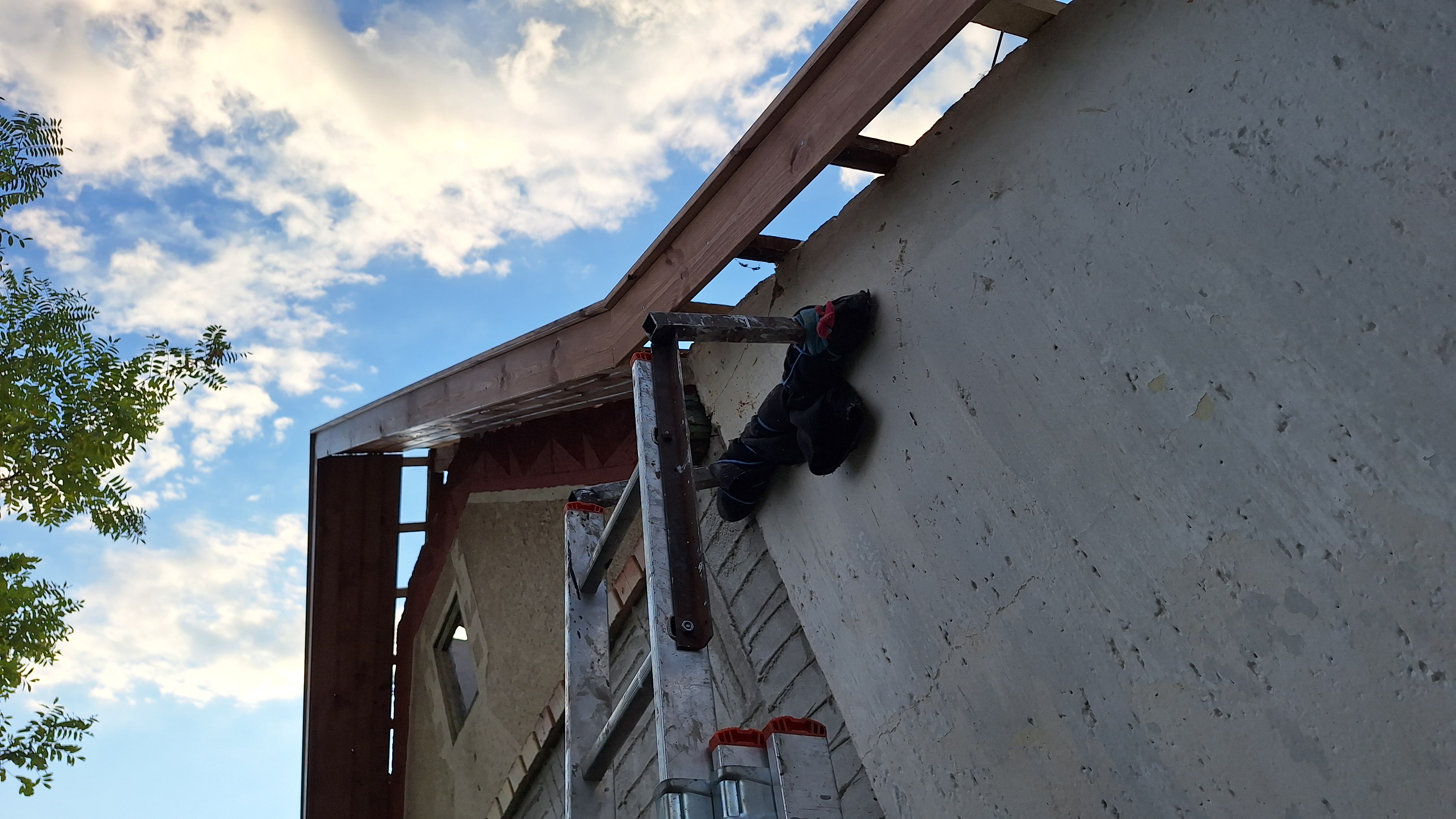 Nagy Balázs. E.V. Körösladány Békés megye ács tetőjavítás